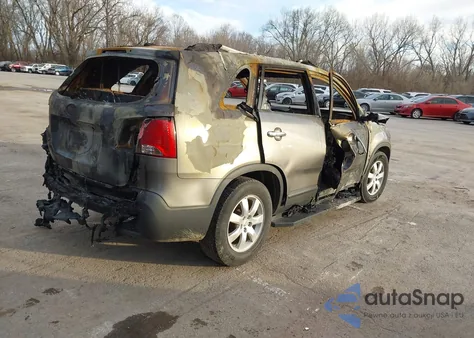 2013 Kia Sorento Lx V6 z USA, uszkodzony, nr VIN 5XYKT4A22DG372348